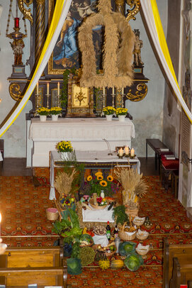 Thumbnail: _JA 24128 Erntedank in Hohenried, Kirche.jpg